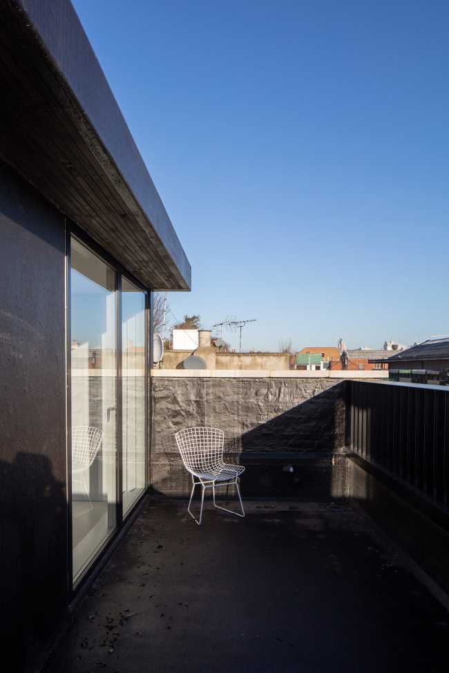 Terraza en color oscuro